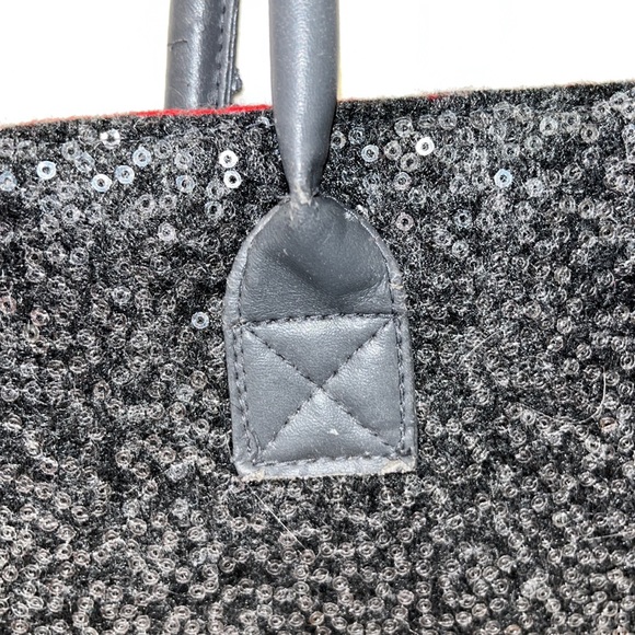 New with details Chico’s Sequin handbag Tote, Gray with Red Interior - Picture 13 of 13